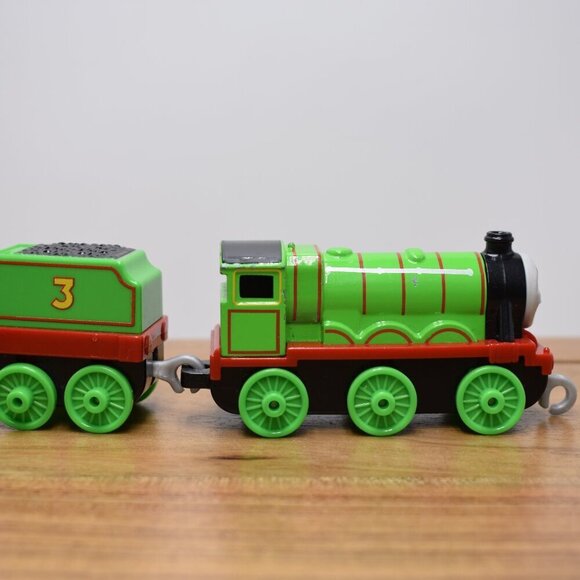 Henry 3 Diecast Trackmaster Engine Train Push Along Take and Play Mattel 2018 - Picture 7 of 10